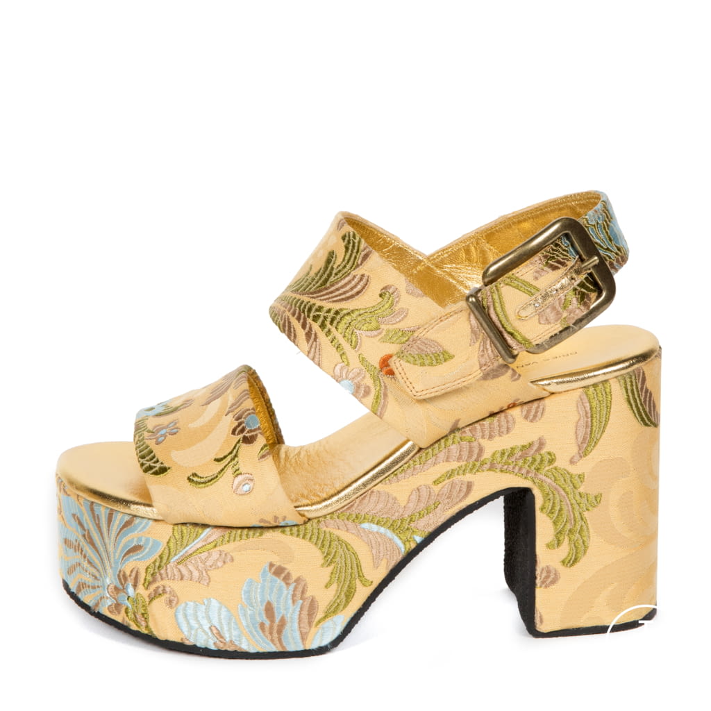 Fashion Week Paris Spring/Summer 2020 look 48 from the Dries Van Noten collection 女装配饰