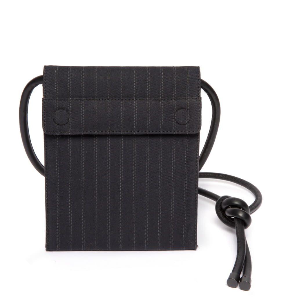 Fashion Week Paris Fall/Winter 2019 look 60 from the Dries Van Noten collection menswear accessories