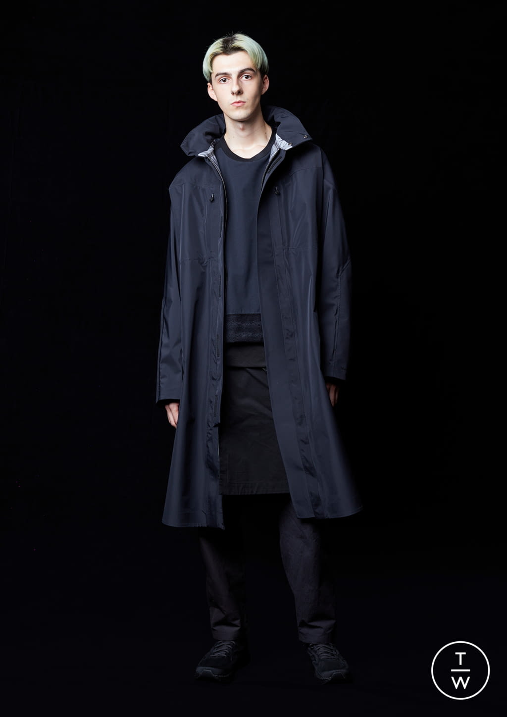 Fashion Week Paris Spring/Summer 2021 look 2 from the White Mountaineering collection 男装
