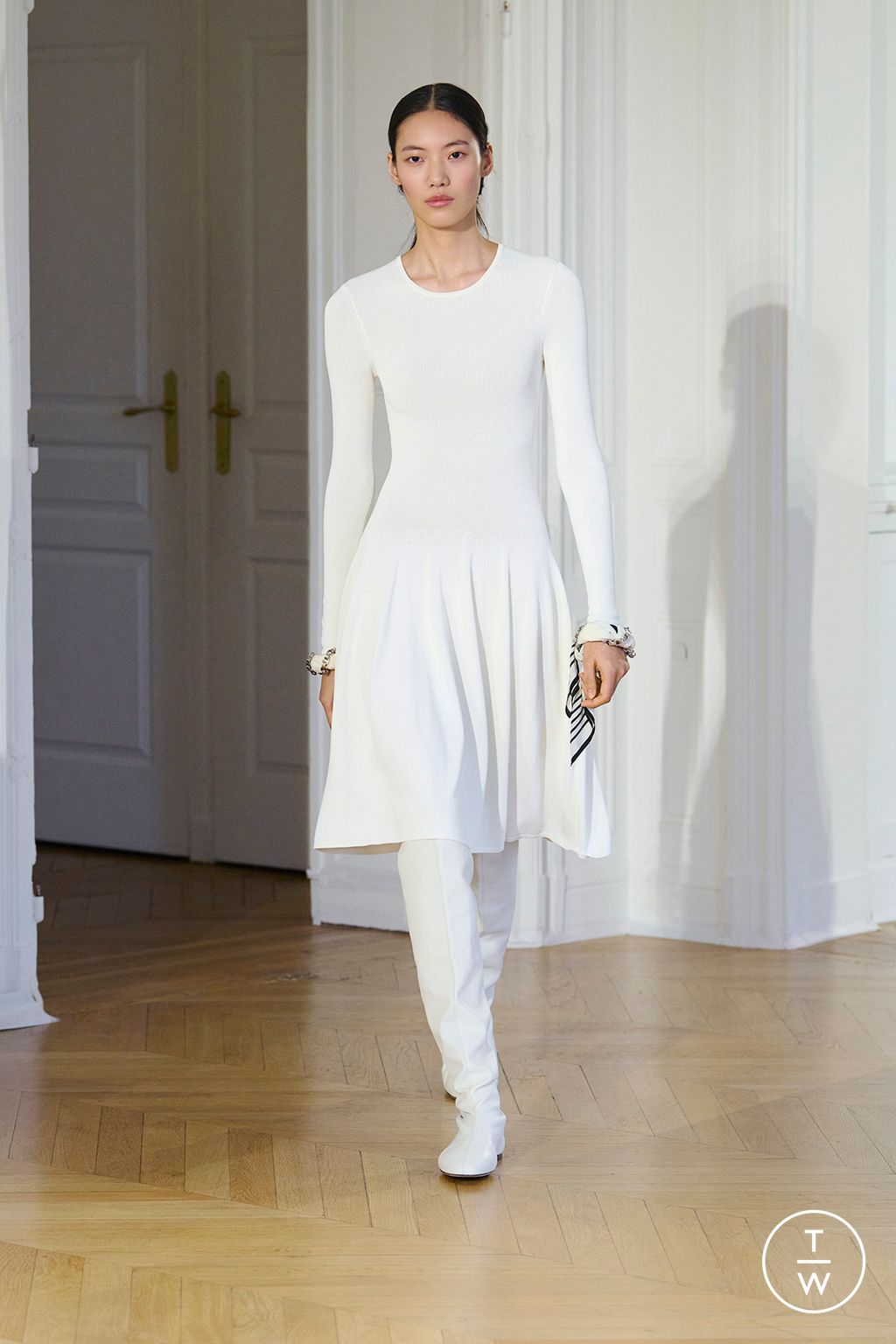Fashion Week Paris Fall/Winter 2026 look 12 from the Toteme collection womenswear