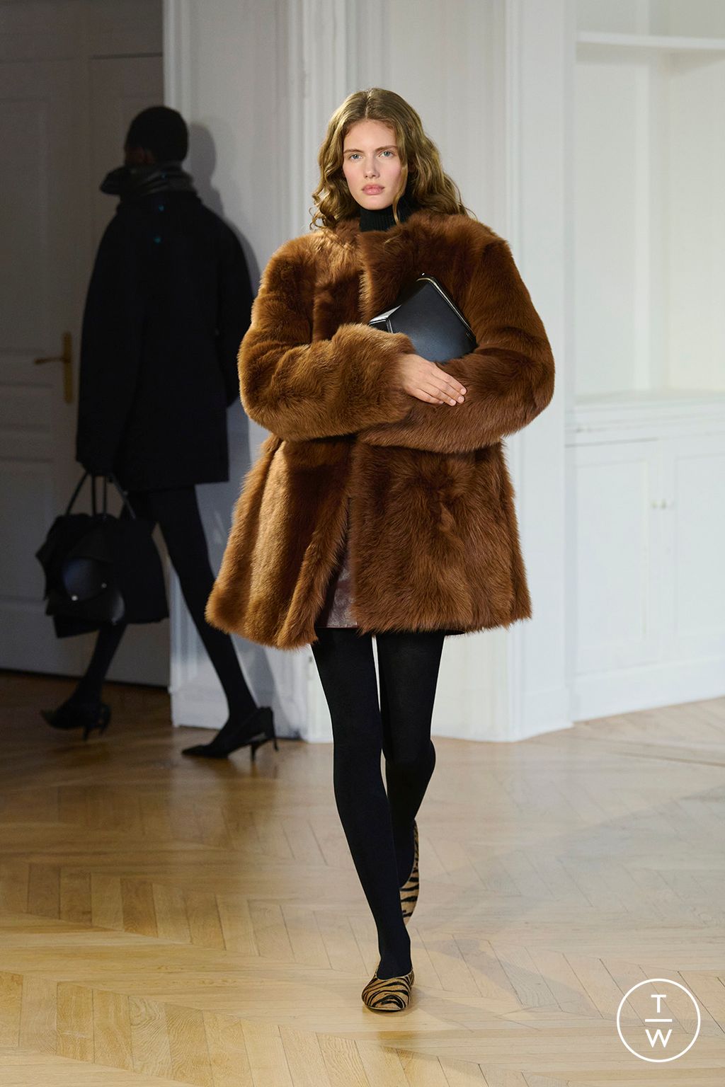 Fashion Week Paris Fall/Winter 2026 look 5 from the Toteme collection womenswear