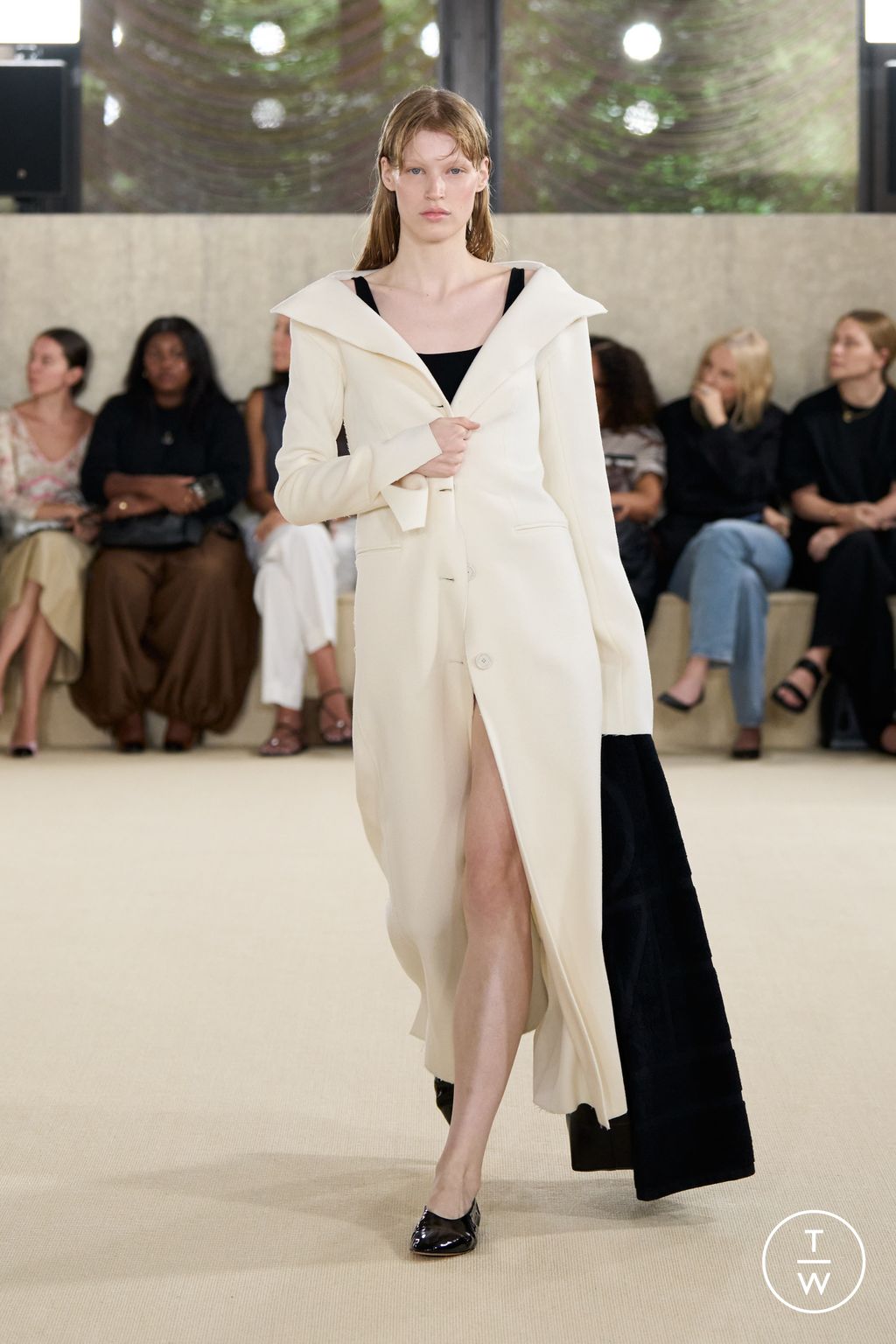 Fashion Week New York Spring/Summer 2026 look 3 from the Toteme collection womenswear