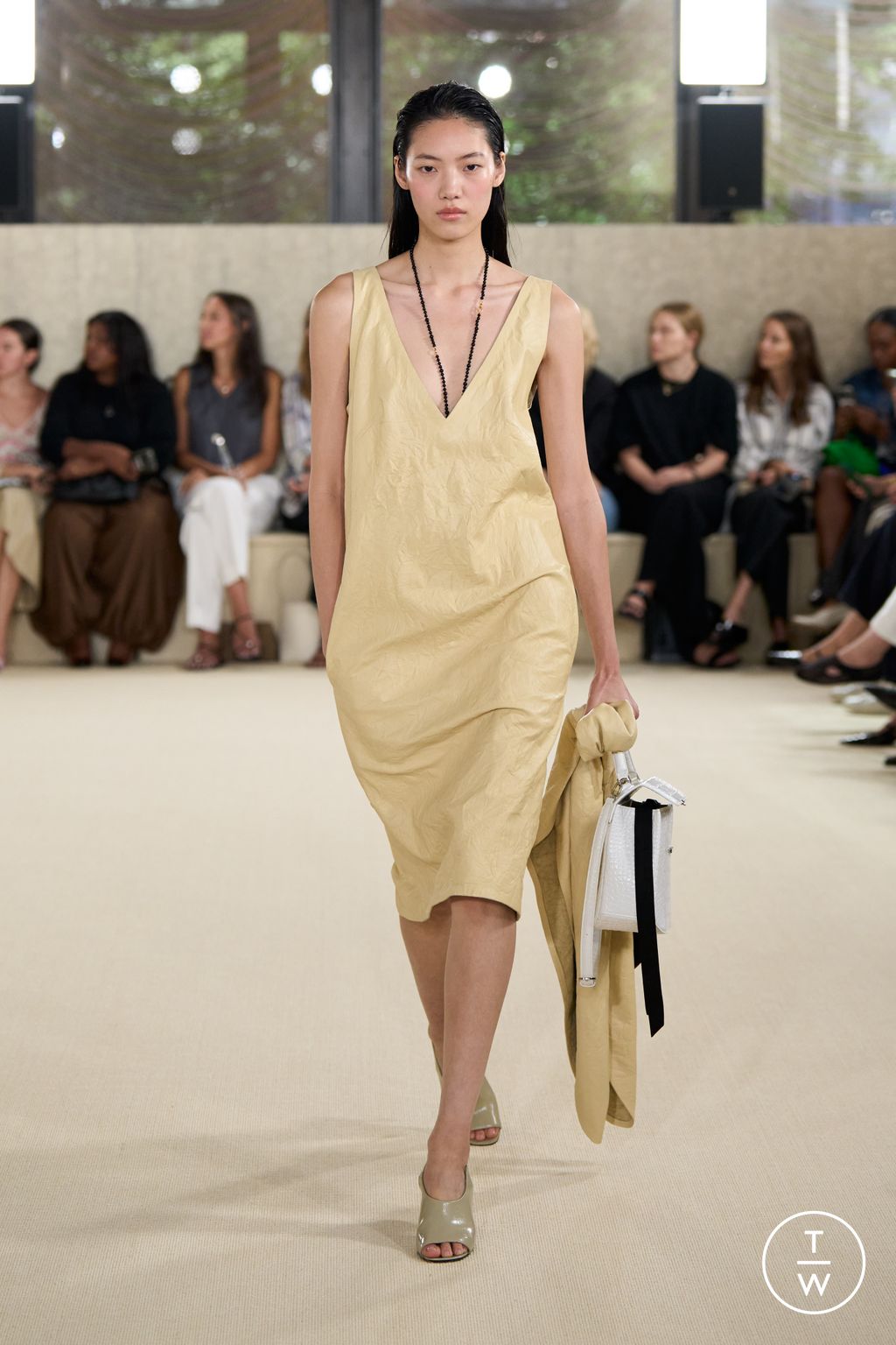 Fashion Week New York Spring/Summer 2026 look 11 from the Toteme collection womenswear
