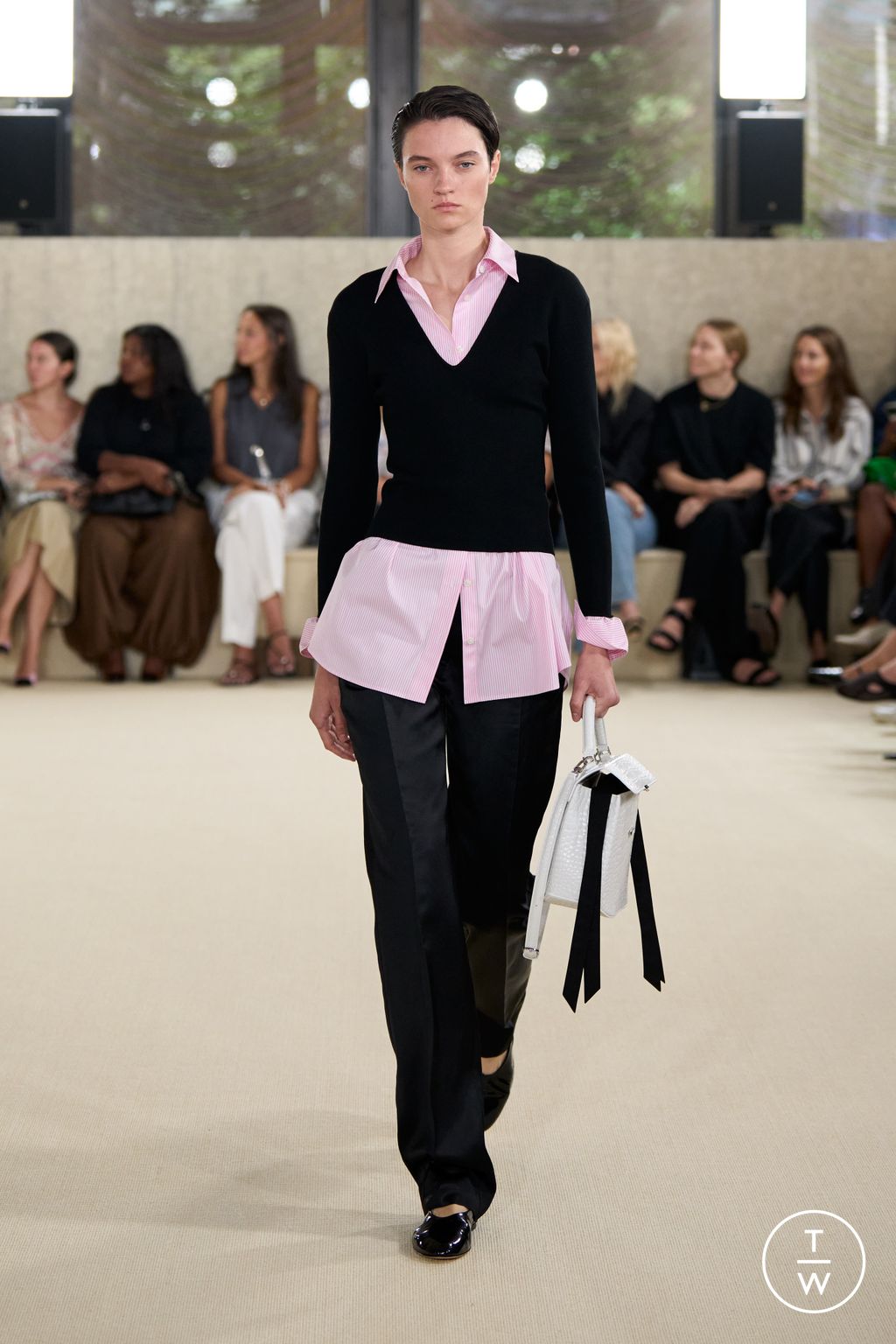 Fashion Week New York Spring/Summer 2026 look 16 de la collection Toteme womenswear