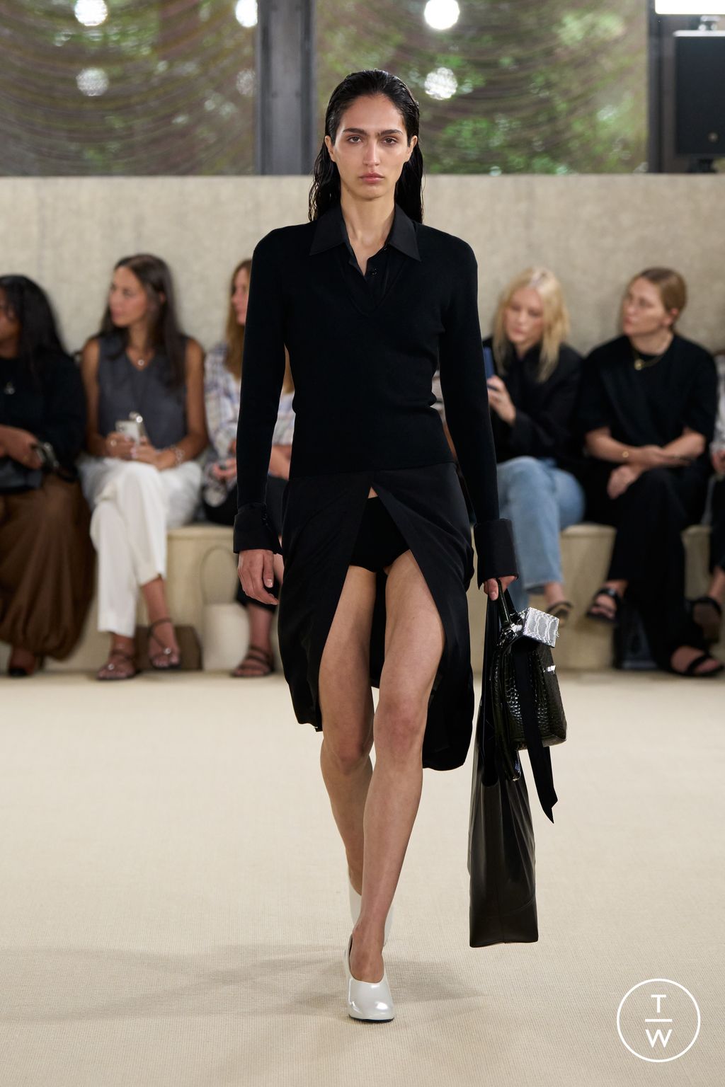 Fashion Week New York Spring/Summer 2026 look 17 de la collection Toteme womenswear