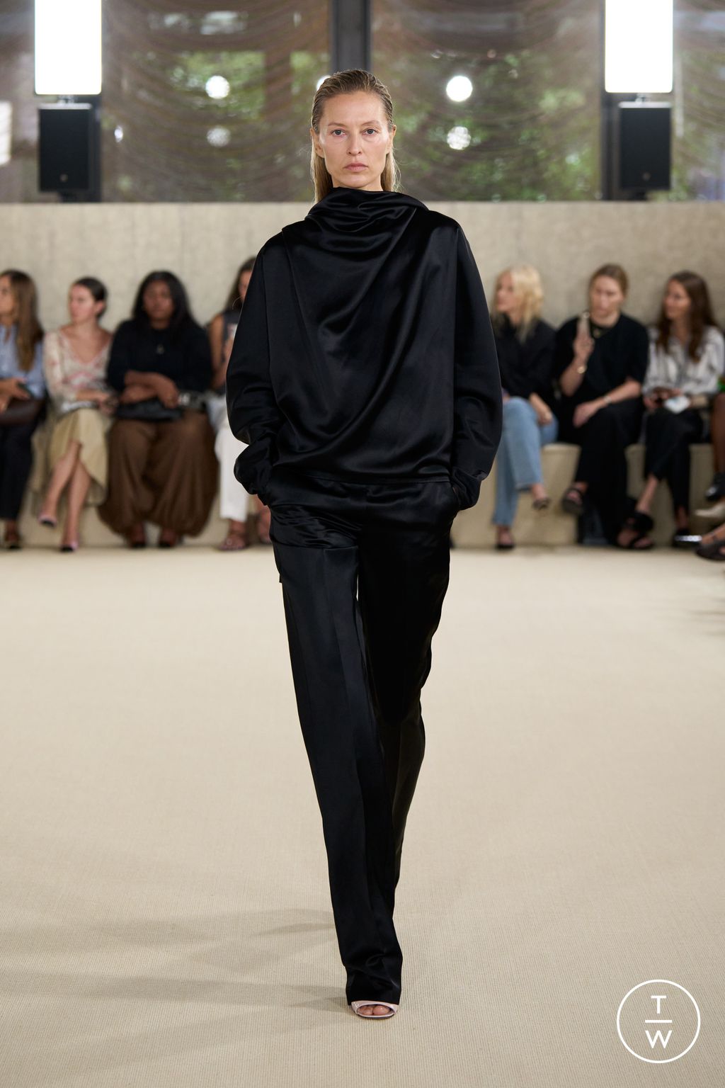 Fashion Week New York Spring/Summer 2026 look 25 from the Toteme collection womenswear