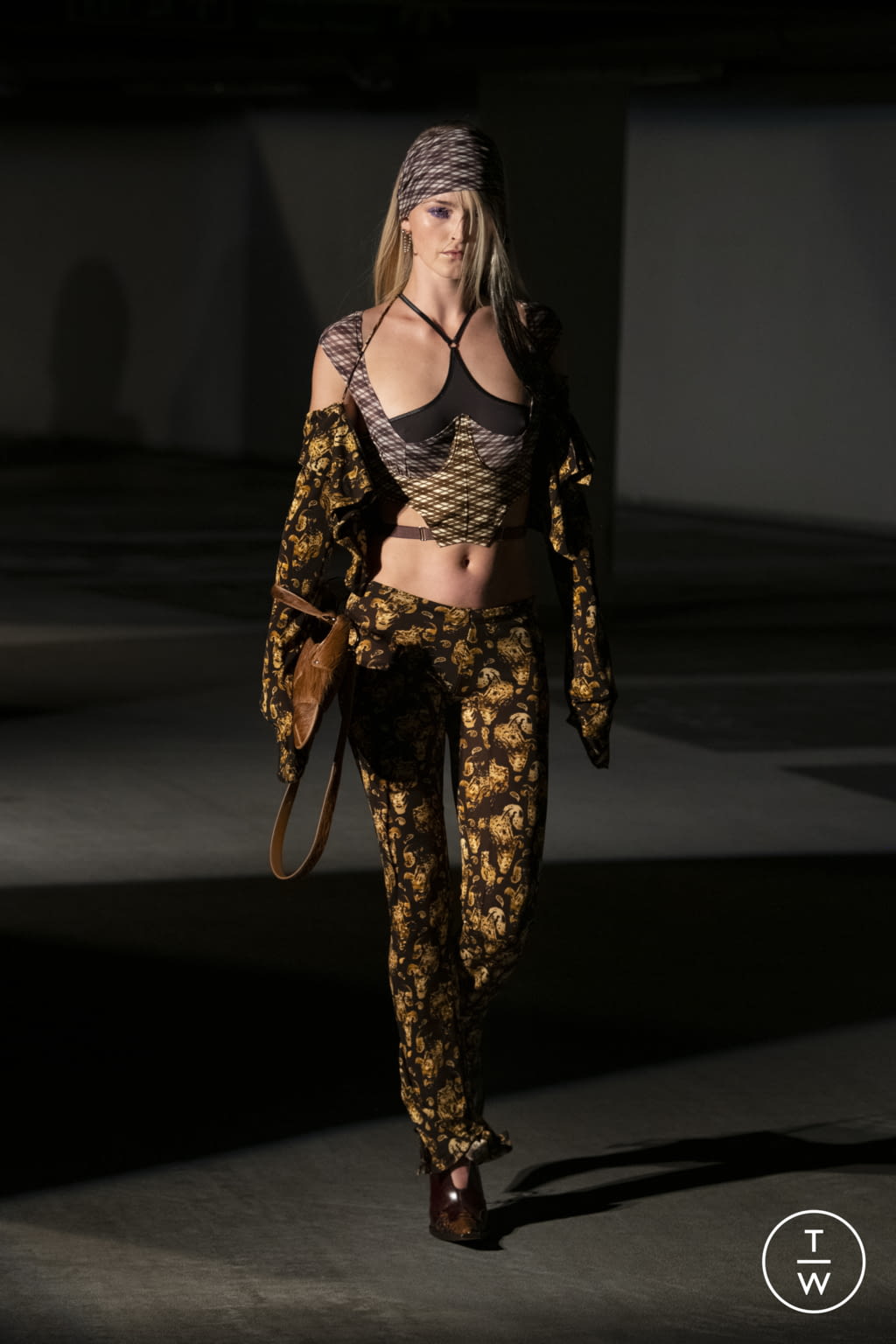 Fashion Week London Spring/Summer 2022 look 3 from the KNWLS collection womenswear