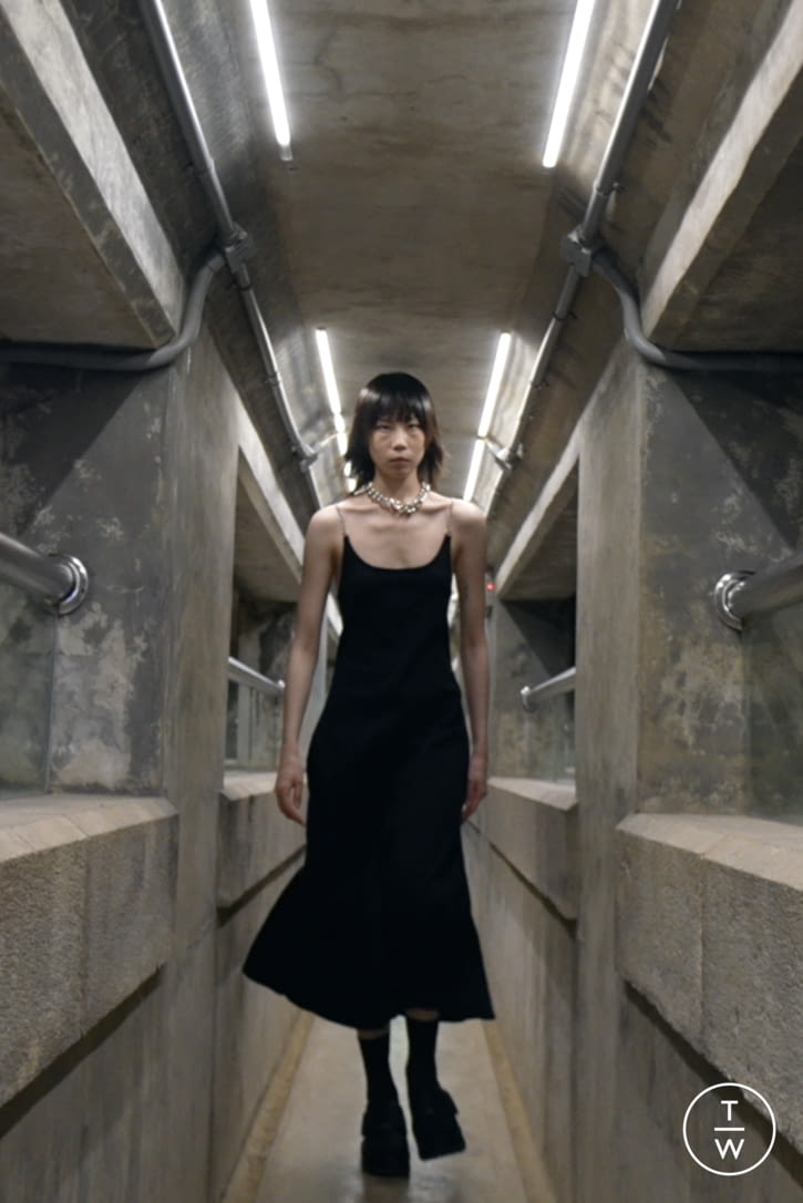 Fashion Week London Spring/Summer 2022 look 3 from the Jamie Wei Huang collection womenswear