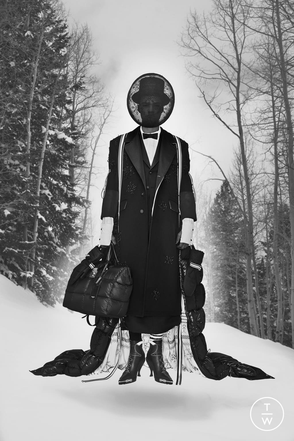 Fashion Week Paris Fall/Winter 2021 look 4 from the Thom Browne collection womenswear