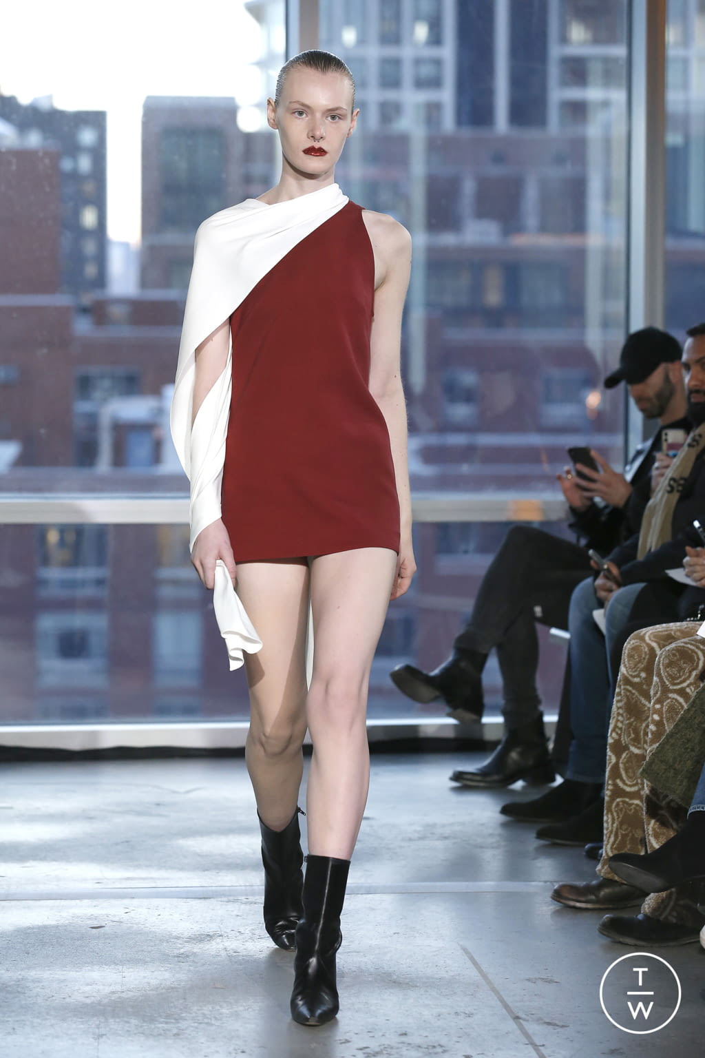 Fashion Week New York Fall/Winter 2022 look 3 from the Duncan collection womenswear