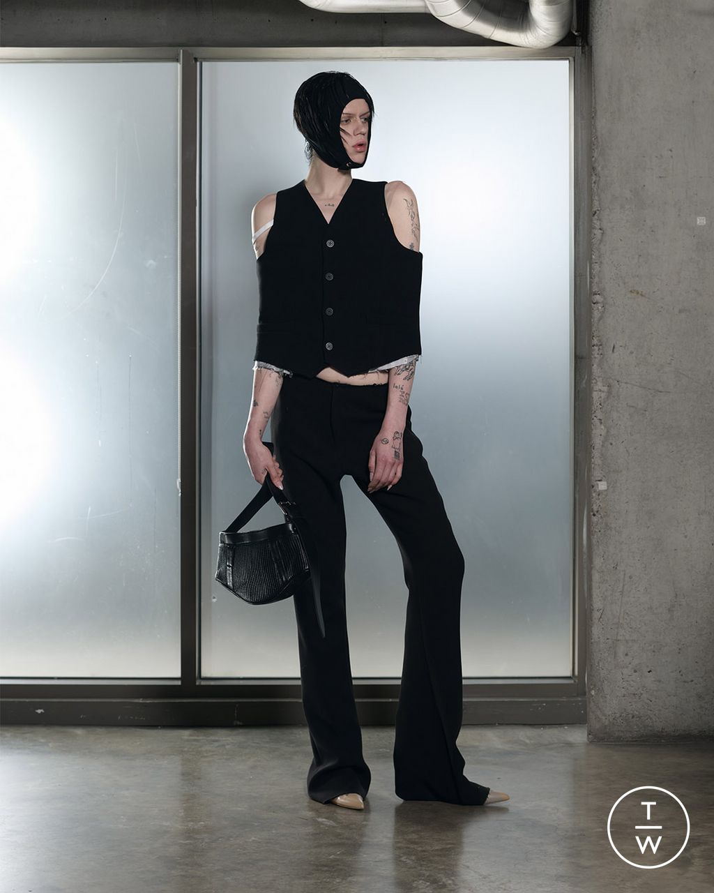 Fashion Week London Resort 2025 look 3 from the Natasha Zinko collection womenswear