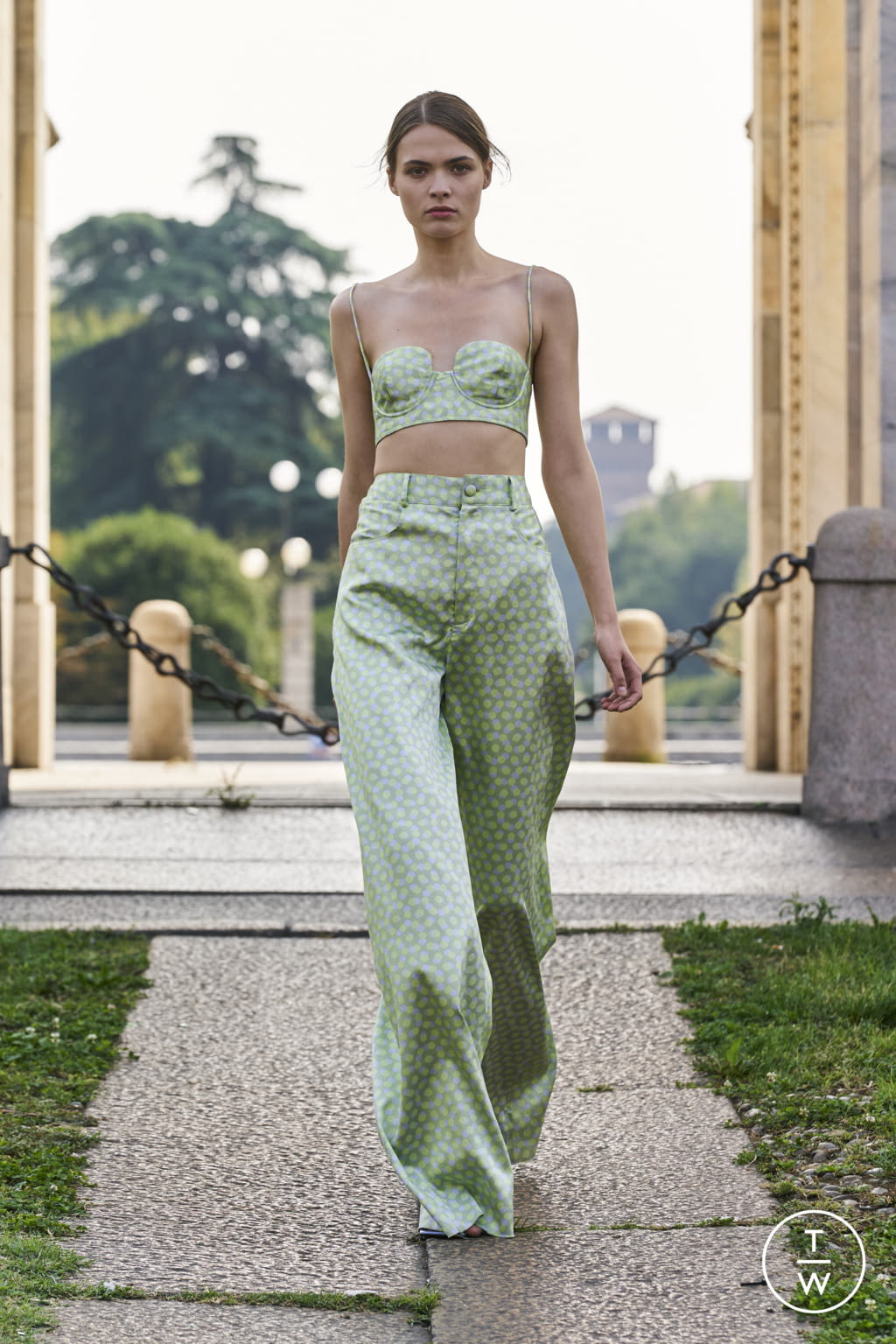 Fashion Week Milan Spring/Summer 2022 look 3 de la collection Goncalo Peixoto womenswear