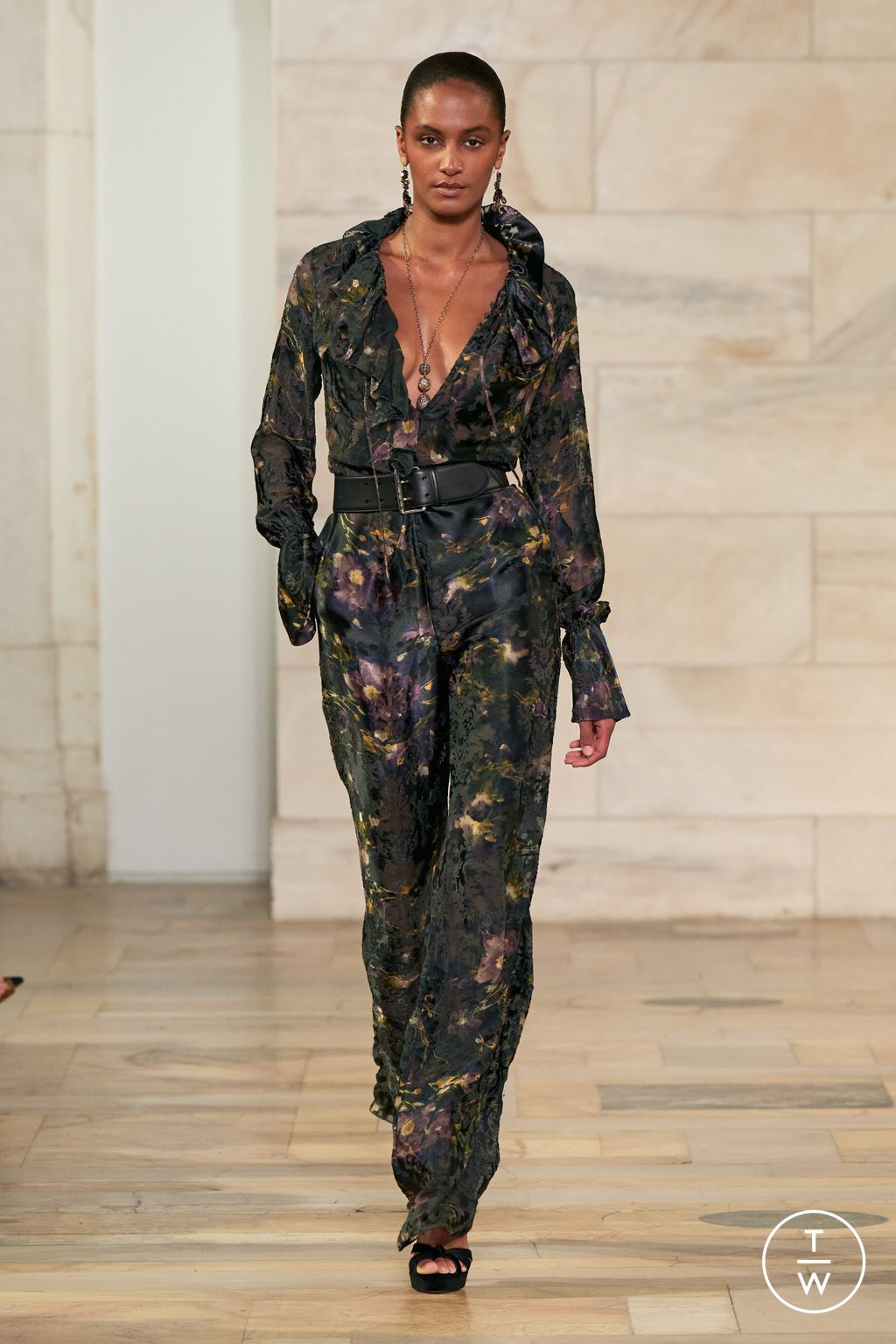 Fashion Week New York Fall/Winter 2025 look 30 from the Ralph Lauren collection womenswear