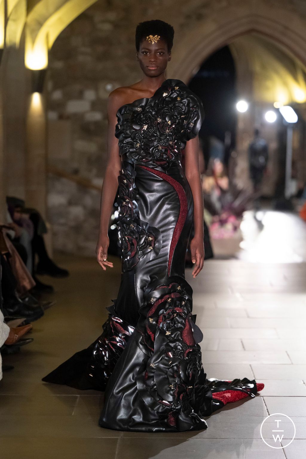 Fashion Week London Fall/Winter 2024 look 31 from the MITHRIDATE collection 女装