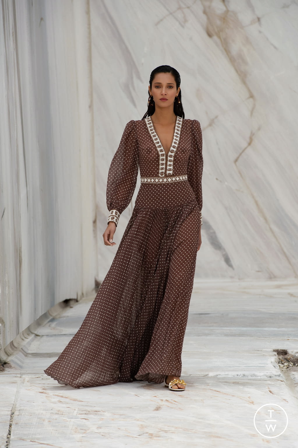 Fashion Week Milan Spring/Summer 2022 look 30 from the Elisabetta Franchi collection 女装