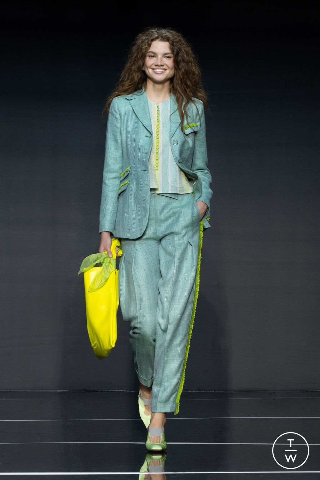 Fashion Week Milan Spring/Summer 2024 look 30 from the Emporio Armani collection 女装