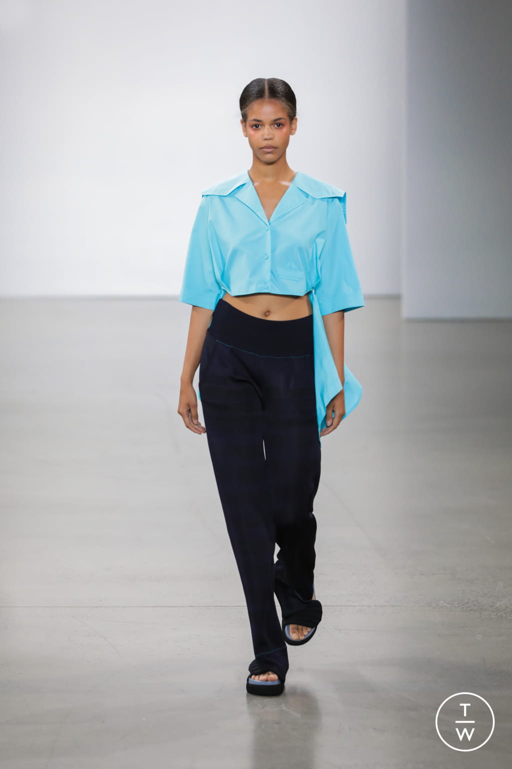 Fashion Week New York Spring/Summer 2022 look 30 de la collection Bevza womenswear