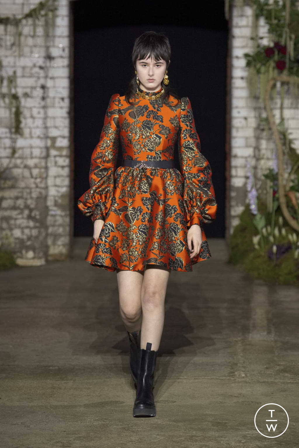 Fashion Week London Fall/Winter 2022 look 30 from the MITHRIDATE collection womenswear