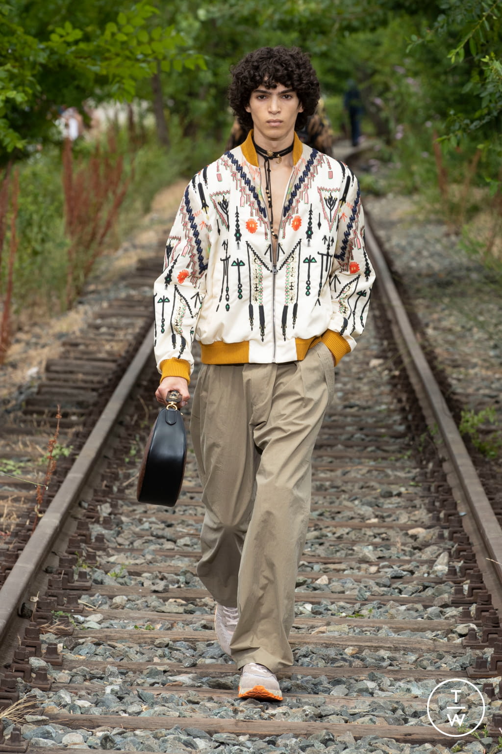 Fashion Week Milan Spring/Summer 2022 look 30 from the Etro collection menswear
