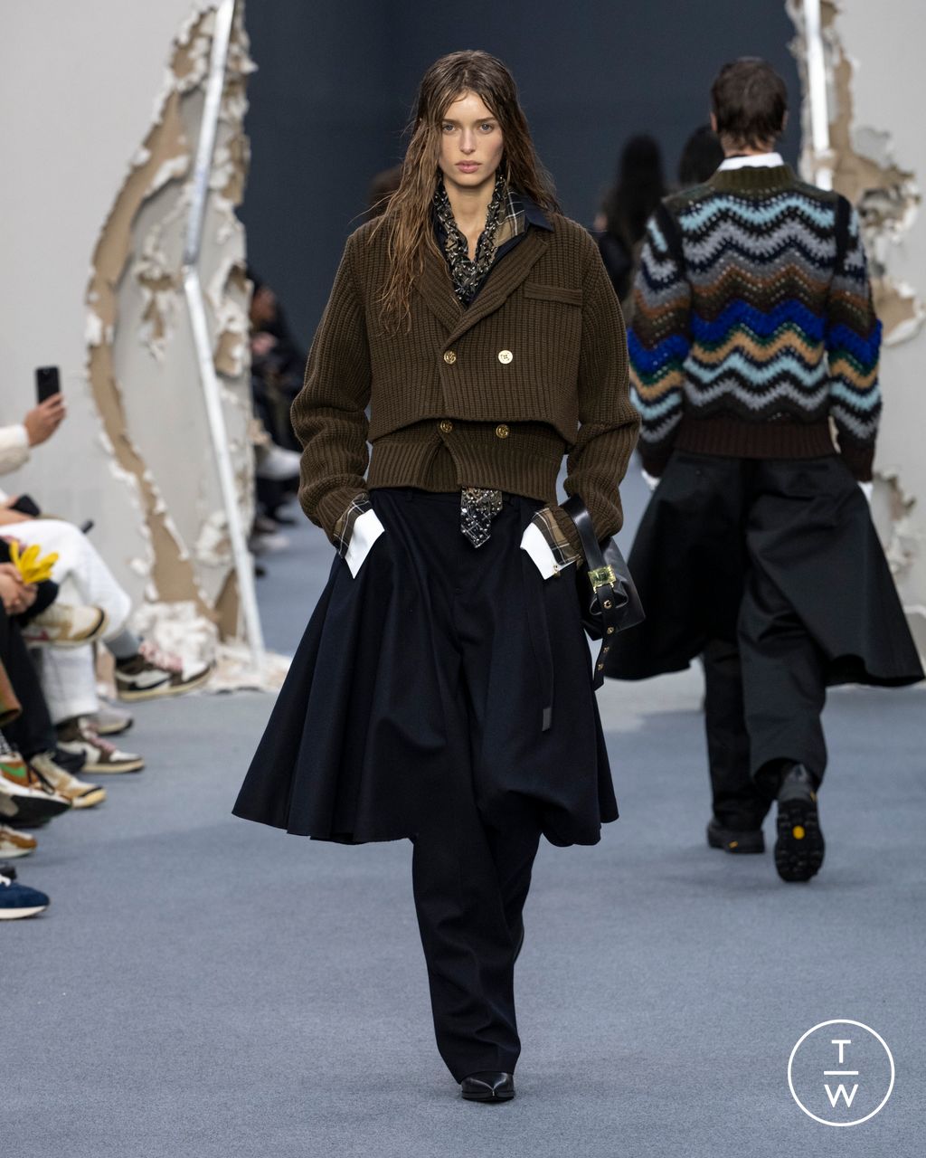 Fashion Week Paris Fall/Winter 2026 look 30 from the Sacai collection 男装