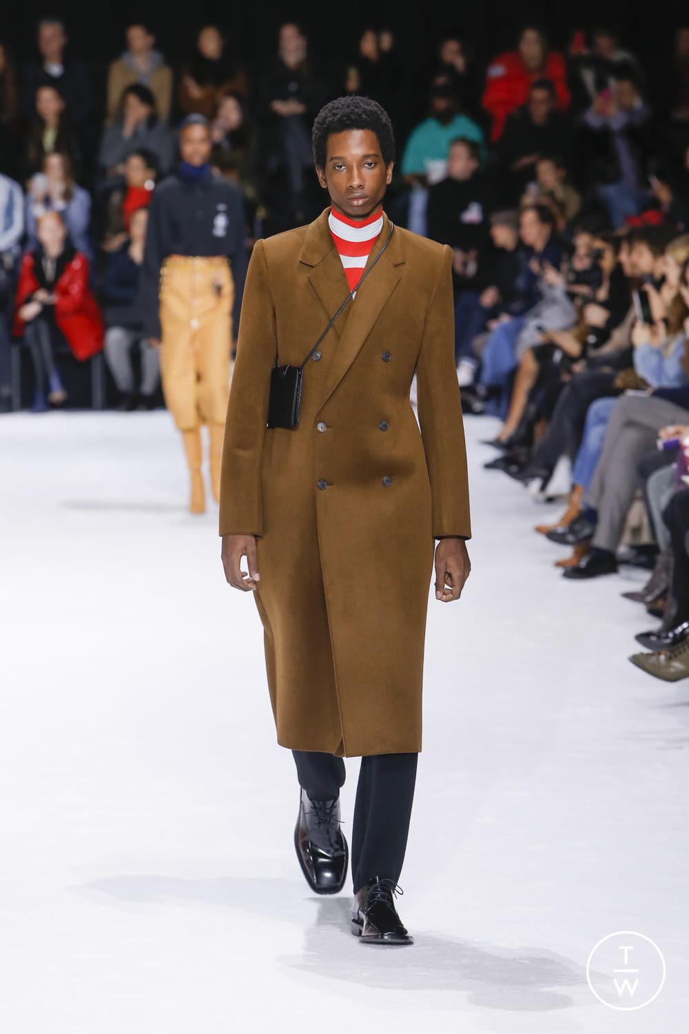 Fashion Week Paris Fall/Winter 2018 look 30 from the Balenciaga collection 女装