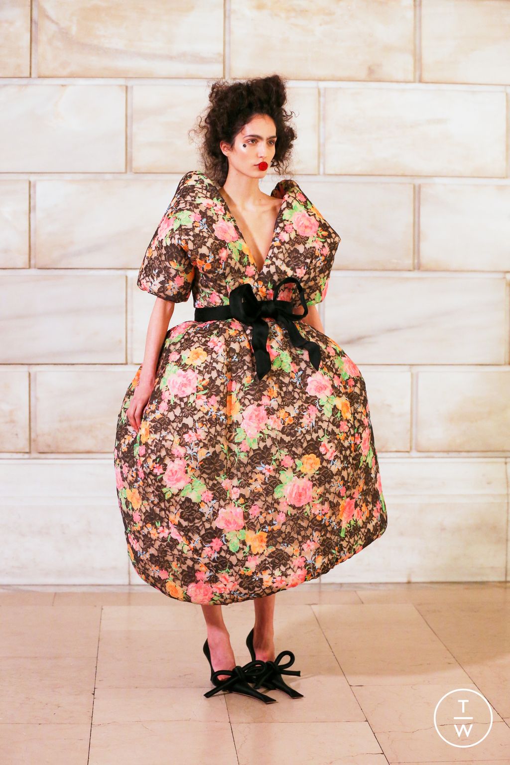 Fashion Week New York Spring/Summer 2025 look 30 from the Marc Jacobs collection womenswear