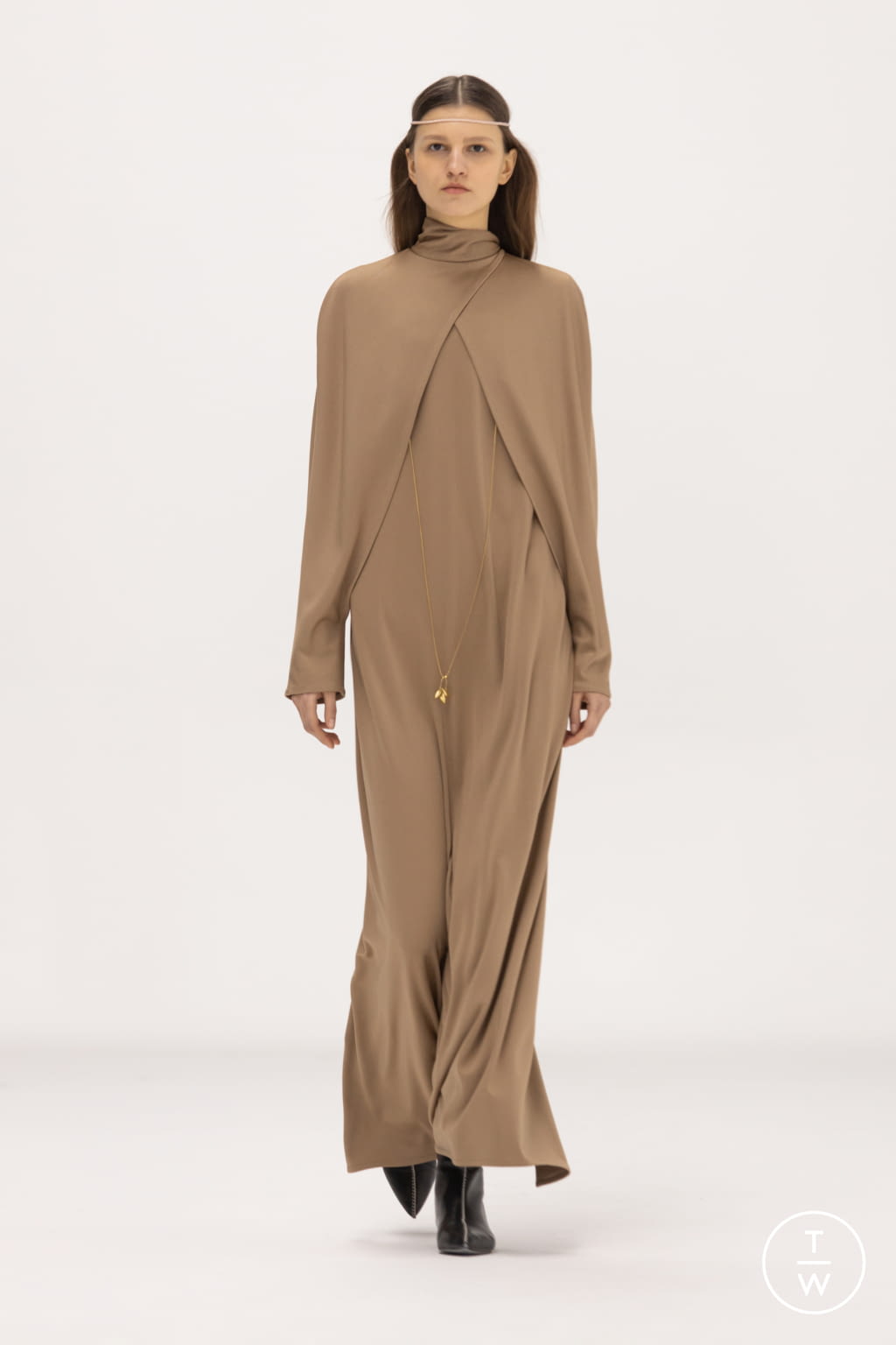 Fashion Week New York Fall/Winter 2021 look 30 de la collection Bevza womenswear