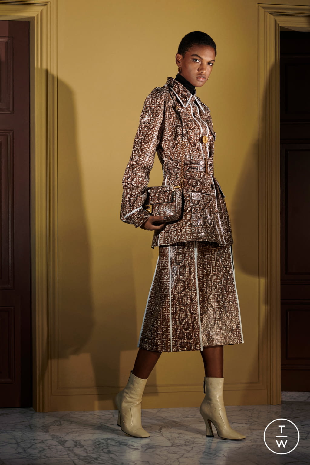 Fashion Week Milan Resort 2020 look 30 from the Fendi collection womenswear