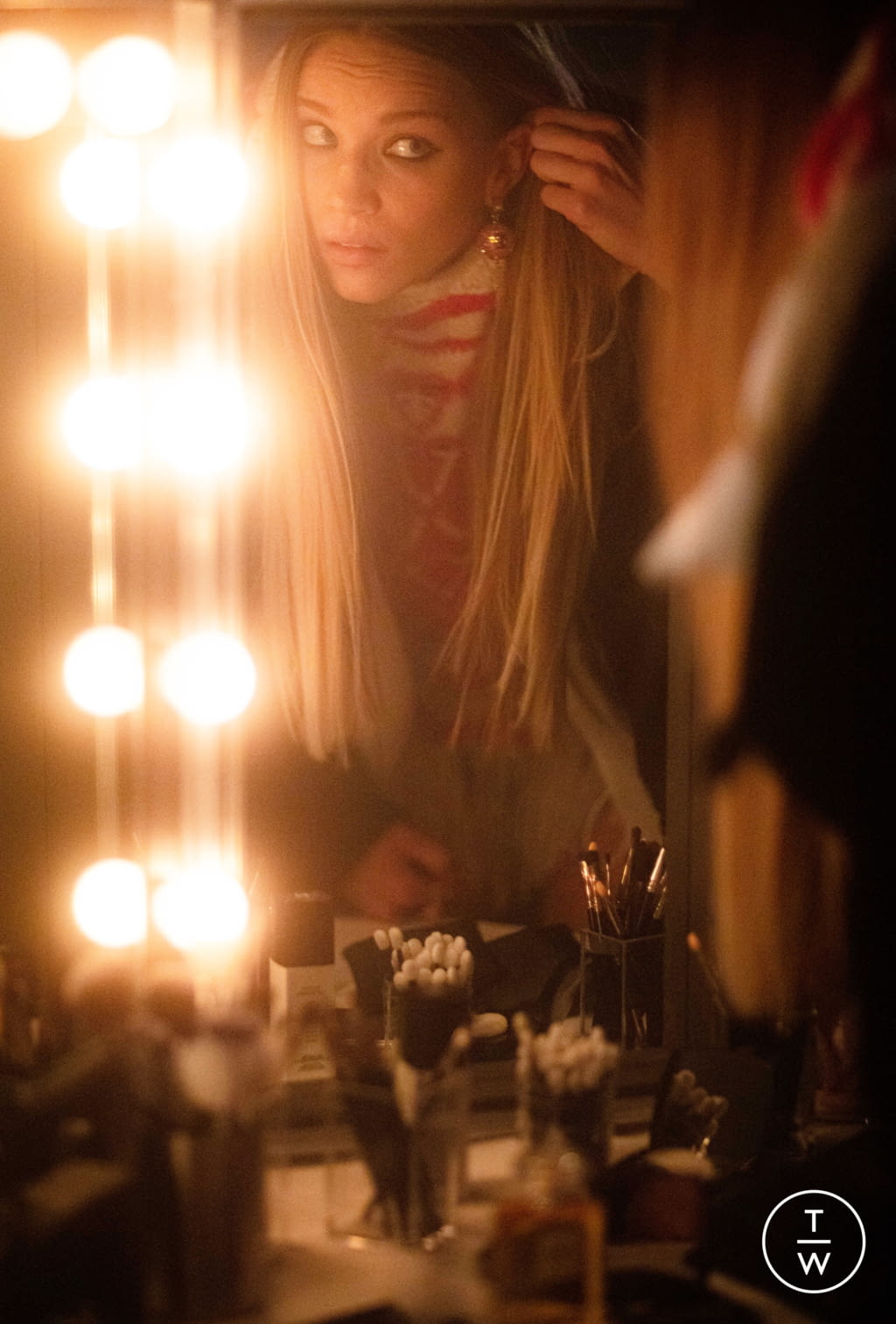 Fashion Week Paris Fall/Winter 2021 look 31 from the Chanel collection womenswear accessories