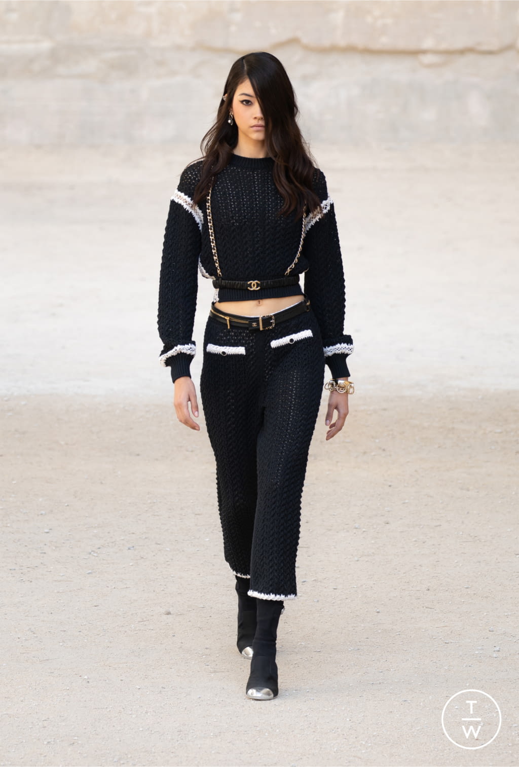 Fashion Week Paris Resort 2022 look 30 from the Chanel collection womenswear