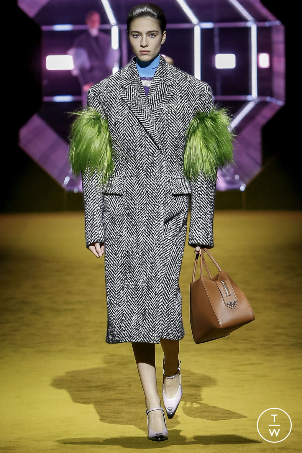 Fashion Week Milan Fall/Winter 2022 look 30 from the Prada collection womenswear