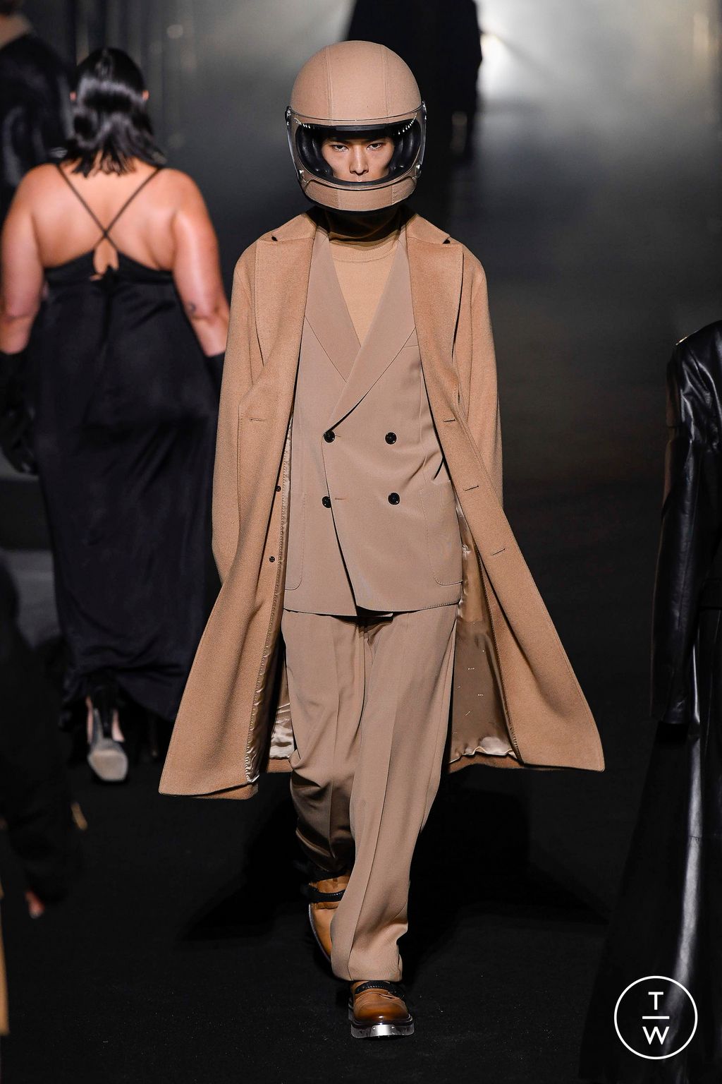 Fashion Week Milan Fall/Winter 2022 look 53 de la collection Boss womenswear