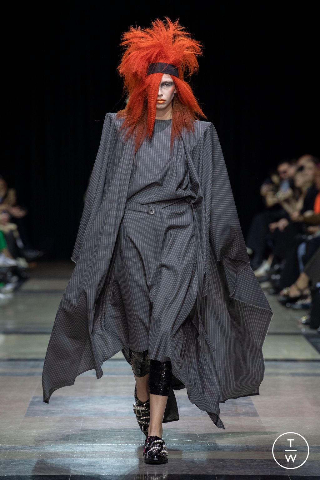 Fashion Week Paris Spring/Summer 2023 look 1 de la collection Junya Watanabe womenswear