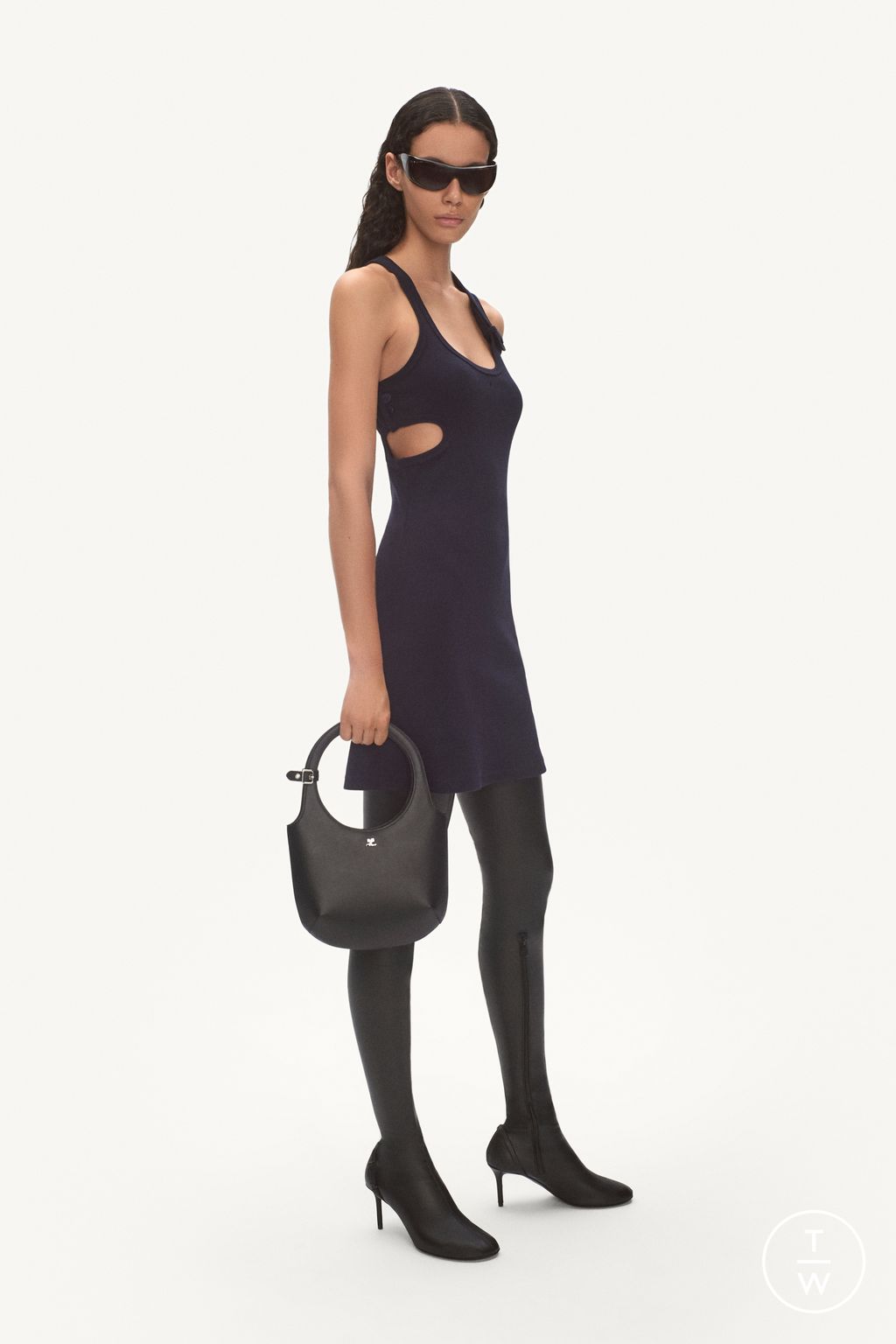 Fashion Week Paris Spring/Summer 2025 look 30 from the Courrèges collection 男装