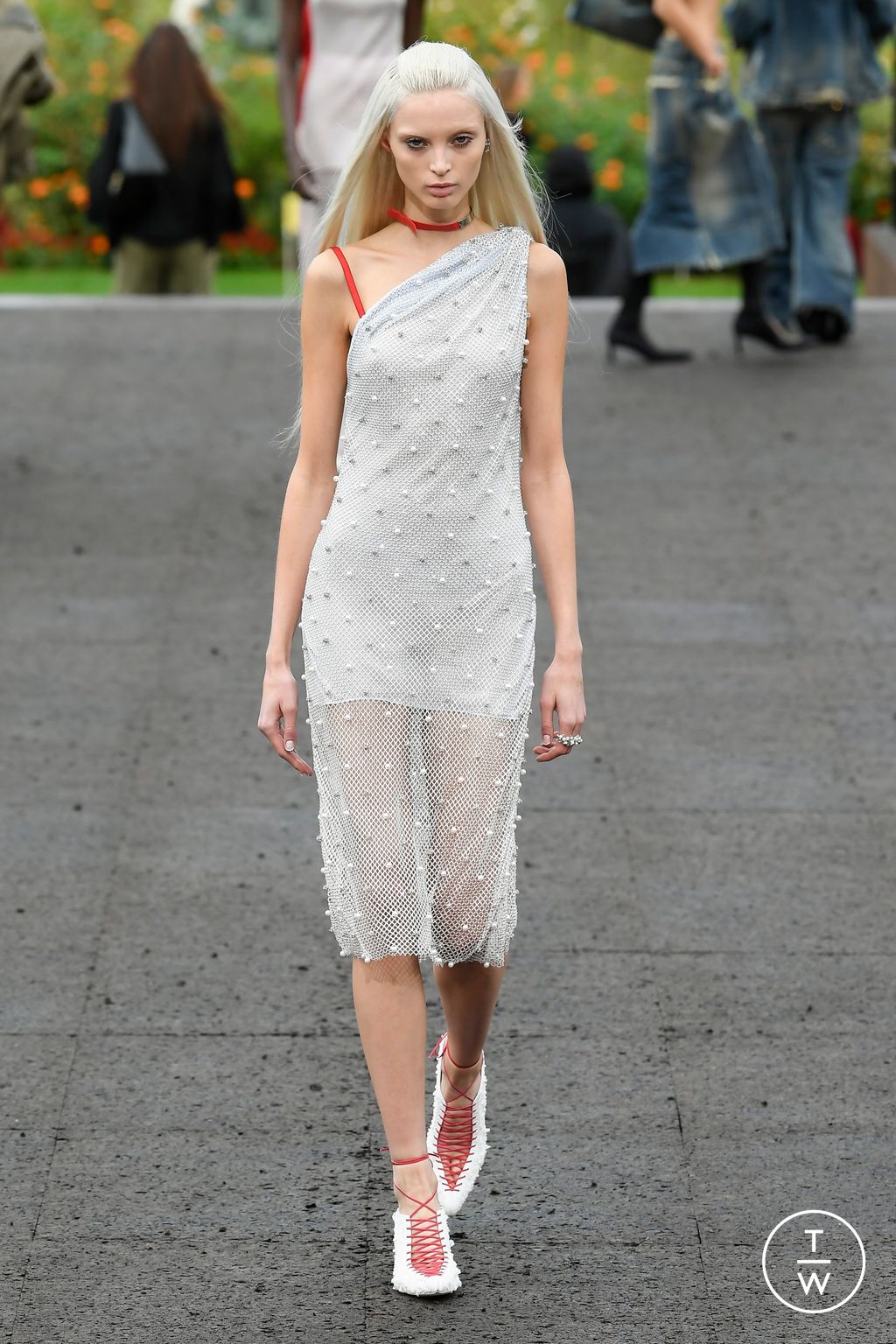 Fashion Week Paris Spring/Summer 2023 look 41 from the Givenchy collection womenswear