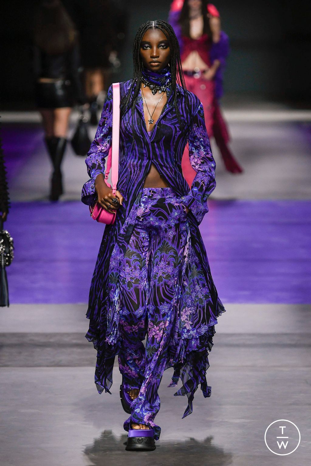 Fashion Week Milan Spring/Summer 2023 look 23 from the Versace collection womenswear
