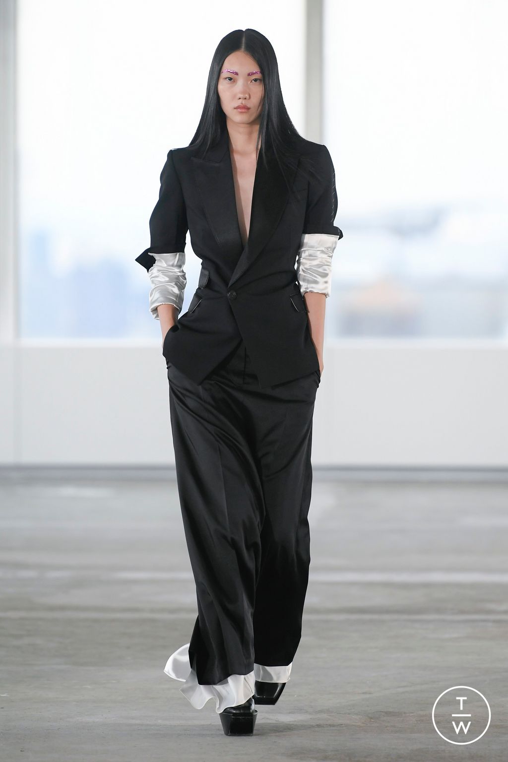 Fashion Week New York Spring/Summer 2023 look 8 from the Peter Do collection womenswear
