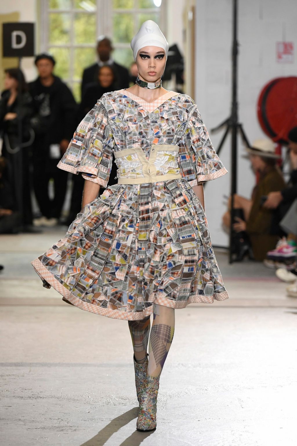 Fashion Week Paris Spring/Summer 2023 look 34 from the Anrealage collection womenswear
