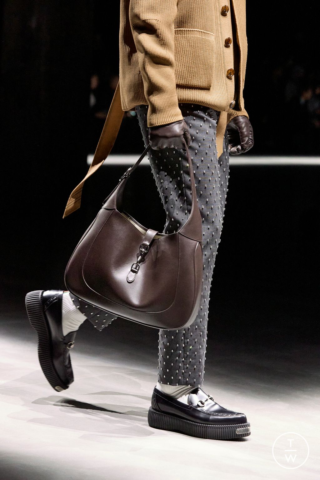Fashion Week Milan Fall/Winter 2024 look 15 de la collection Gucci menswear accessories