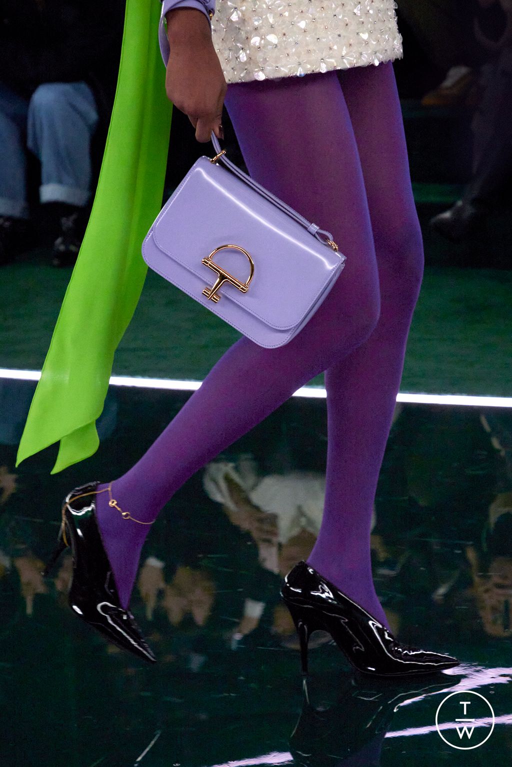Fashion Week Milan Fall/Winter 2025 look 28 from the Gucci collection womenswear accessories