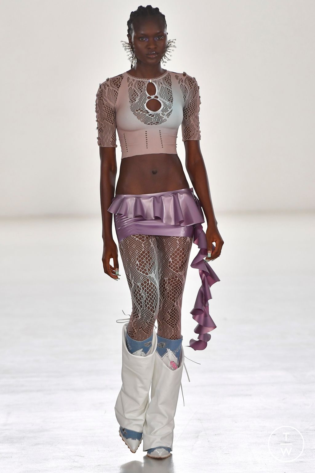 Fashion Week London Spring/Summer 2023 look 2 from the Poster Girl collection 女装