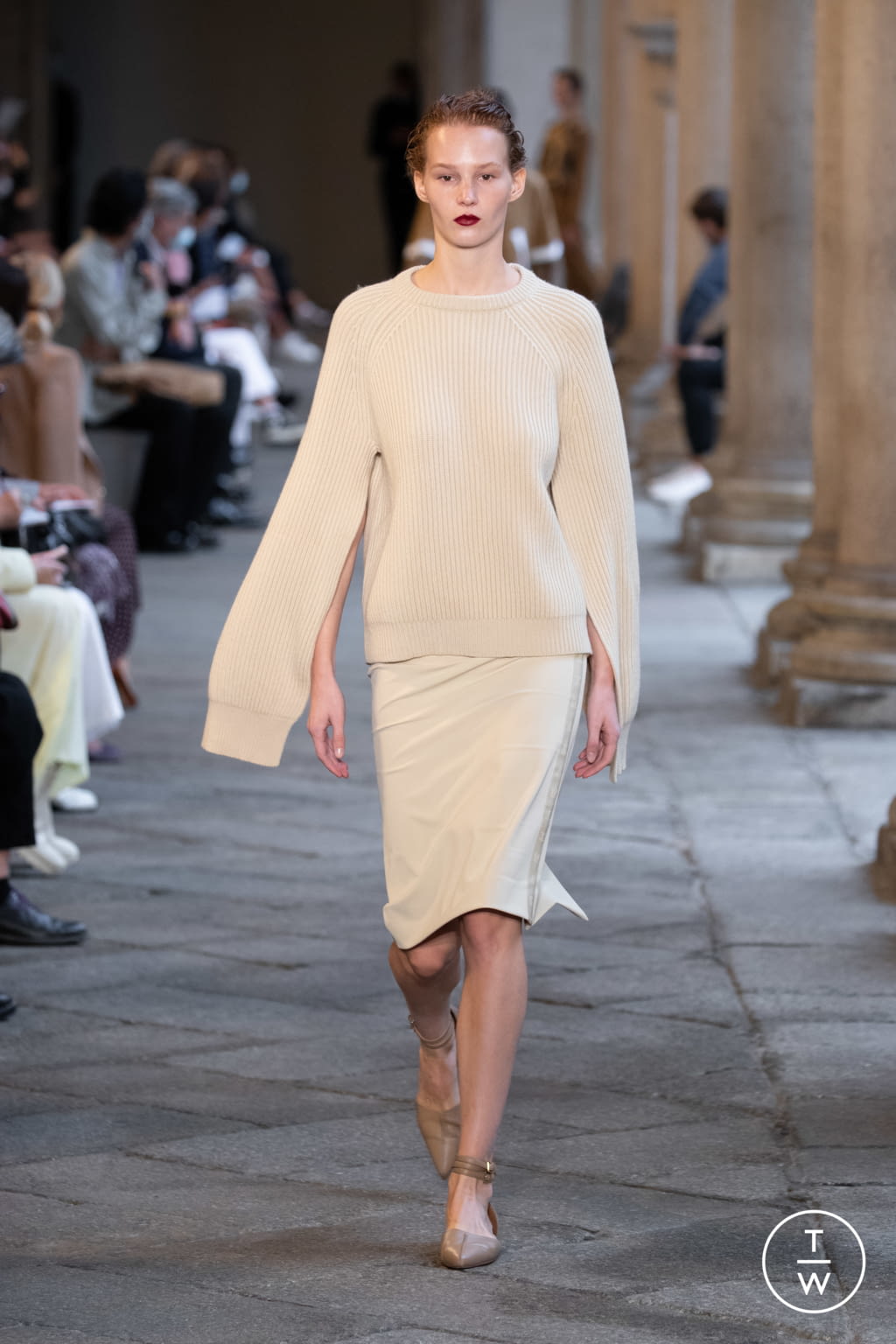 Fashion Week Milan Spring/Summer 2021 look 31 from the Max Mara collection 女装