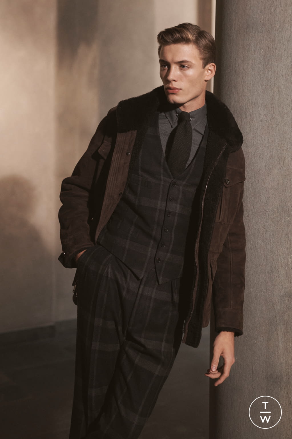 Fashion Week Milan Fall/Winter 2020 look 31 from the Ralph Lauren Purple Label collection 男装