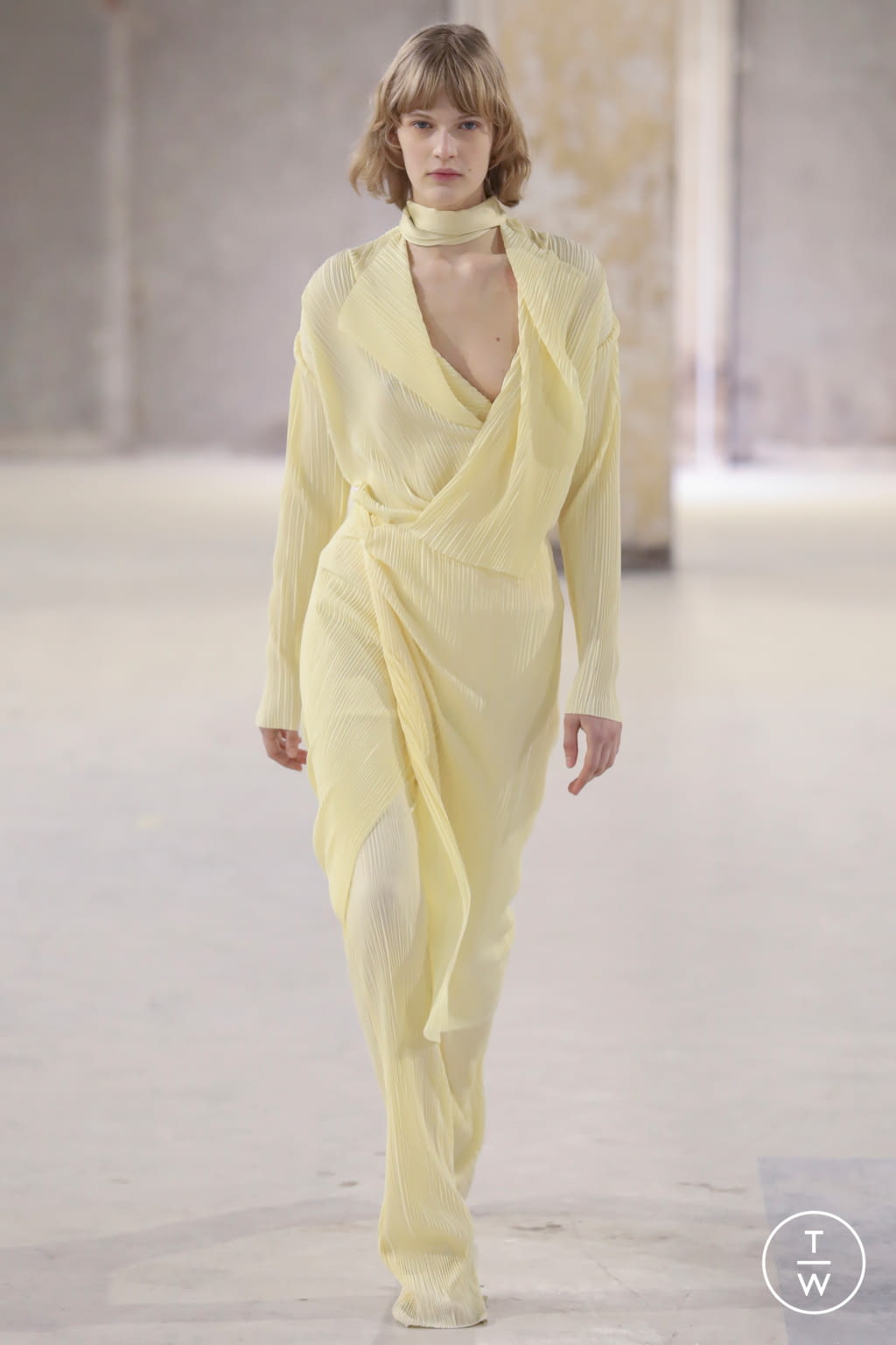 Fashion Week Paris Fall/Winter 2021 look 31 from the Atlein collection womenswear
