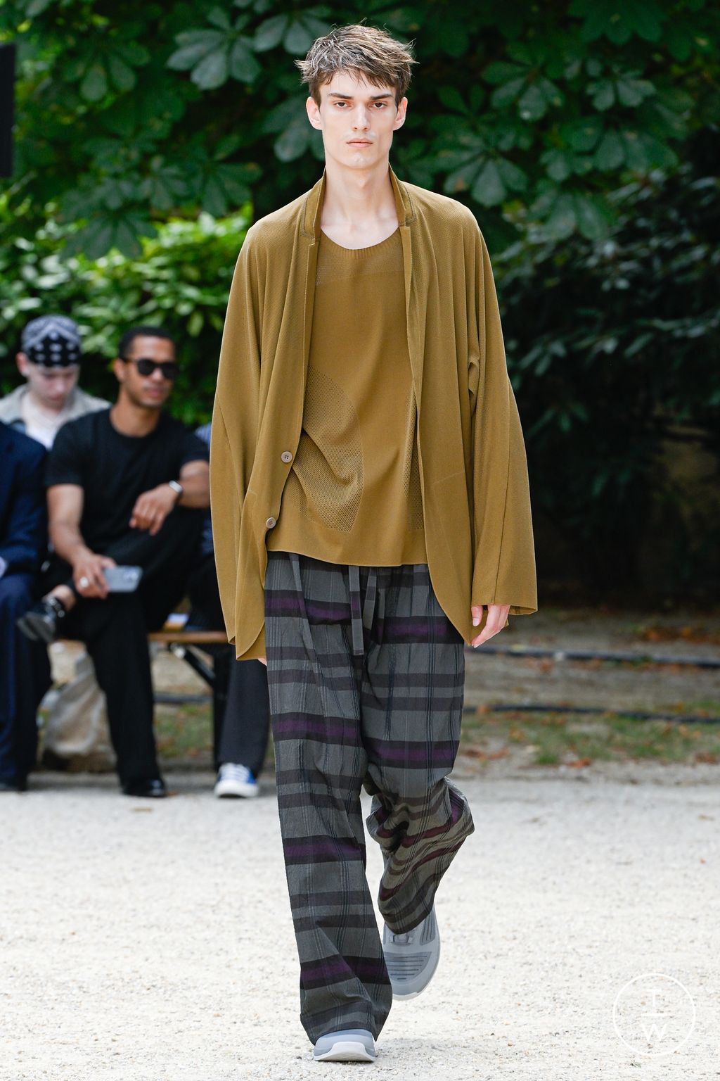 Fashion Week Paris Spring/Summer 2026 look 31 de la collection White Mountaineering menswear