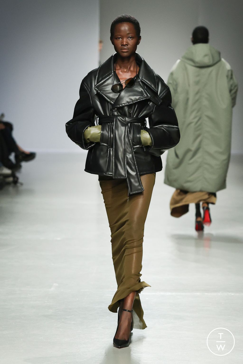 Fashion Week Paris Fall/Winter 2025 look 31 from the Atlein collection womenswear
