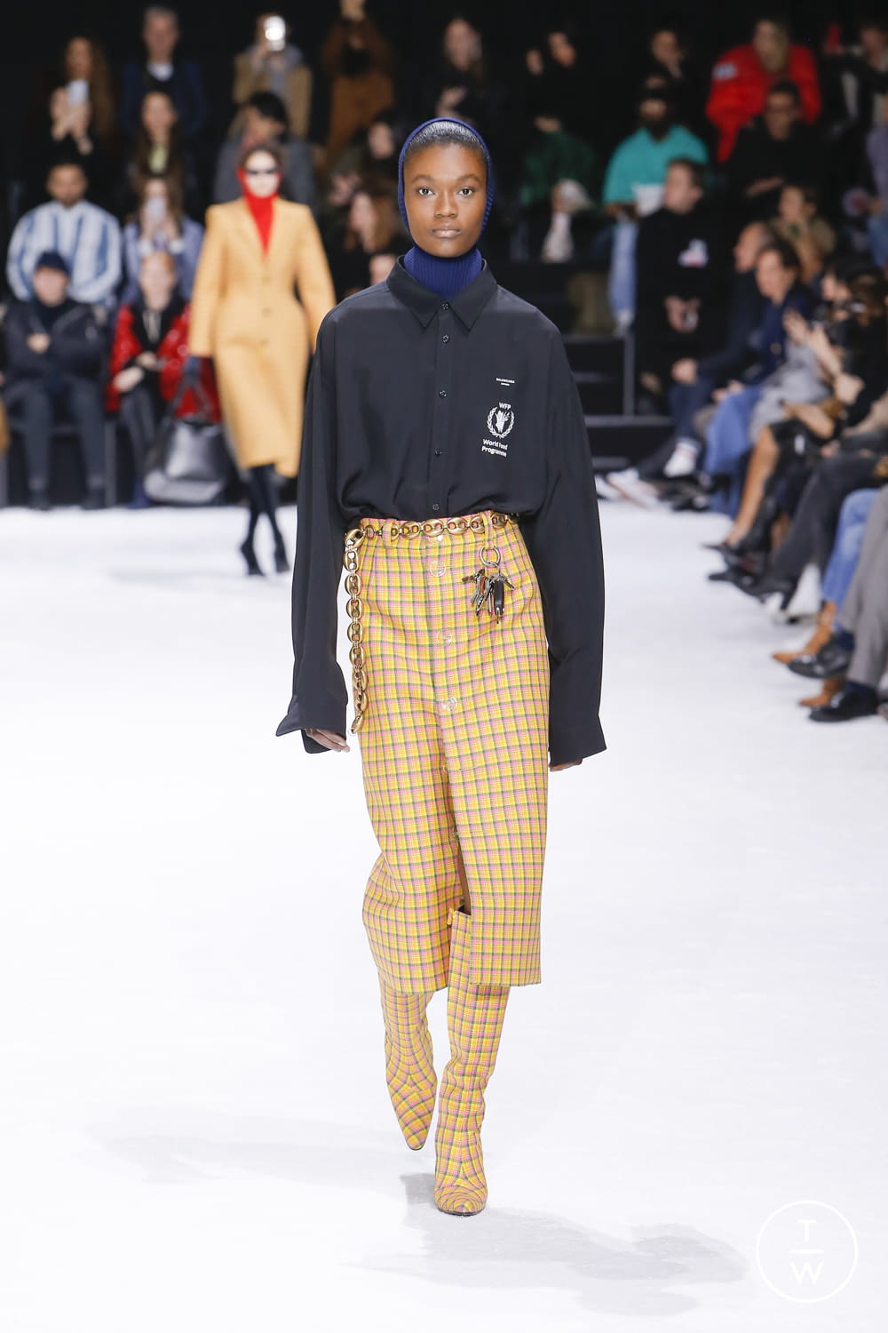 Fashion Week Paris Fall/Winter 2018 look 31 from the Balenciaga collection womenswear