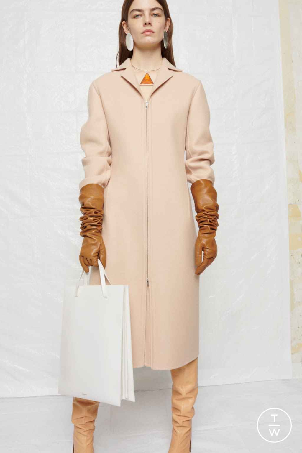 Fashion Week Paris Fall/Winter 2021 look 31 from the Jil Sander collection womenswear