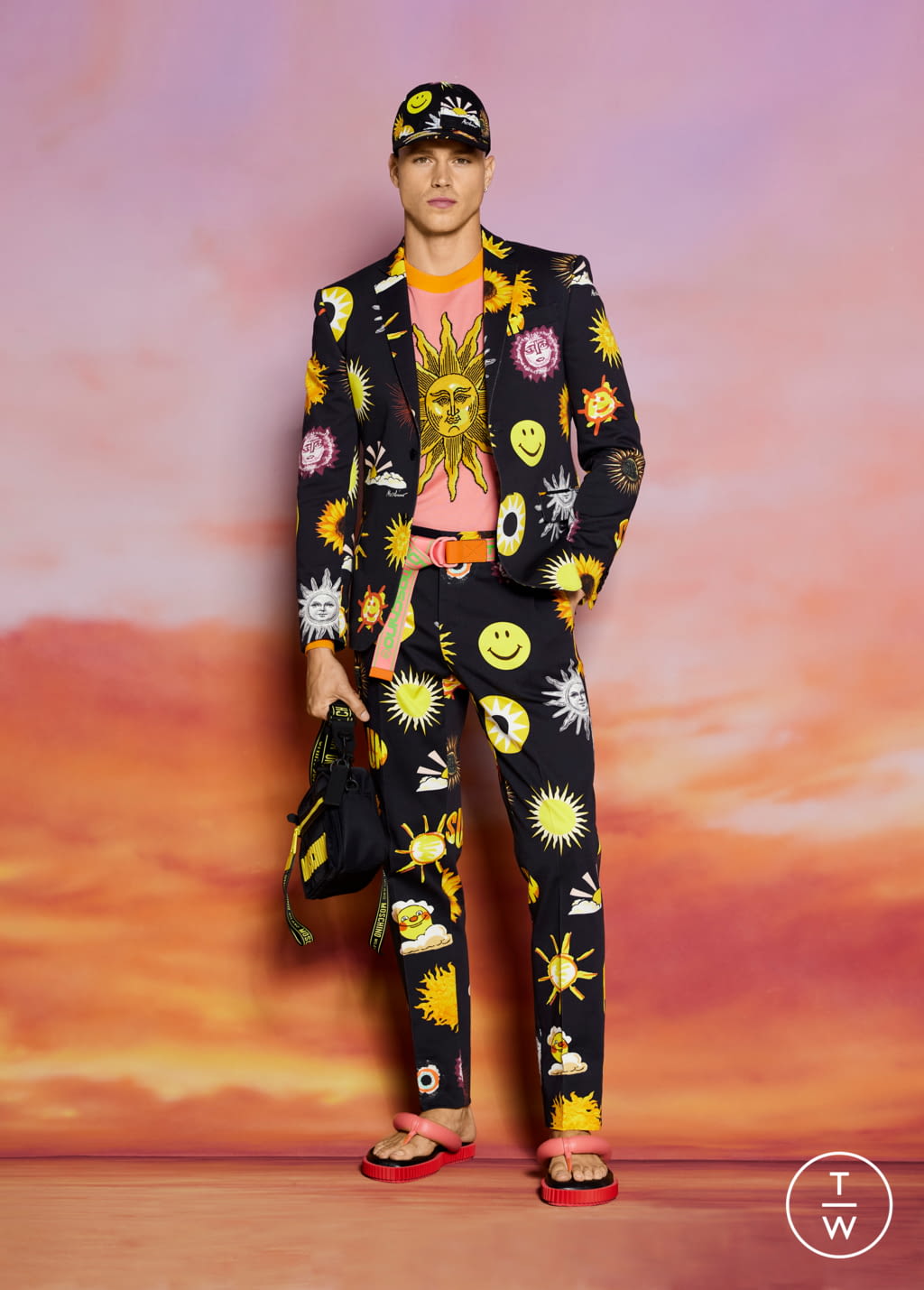 Fashion Week Milan Resort 2022 look 31 from the Moschino collection menswear