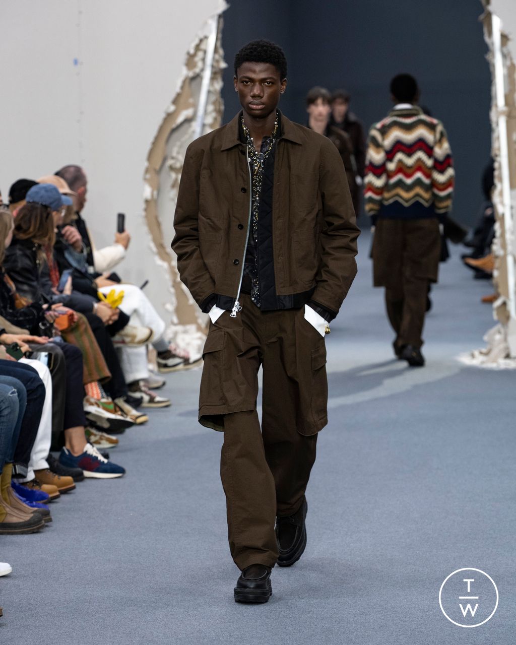 Fashion Week Paris Fall/Winter 2026 look 31 from the Sacai collection menswear